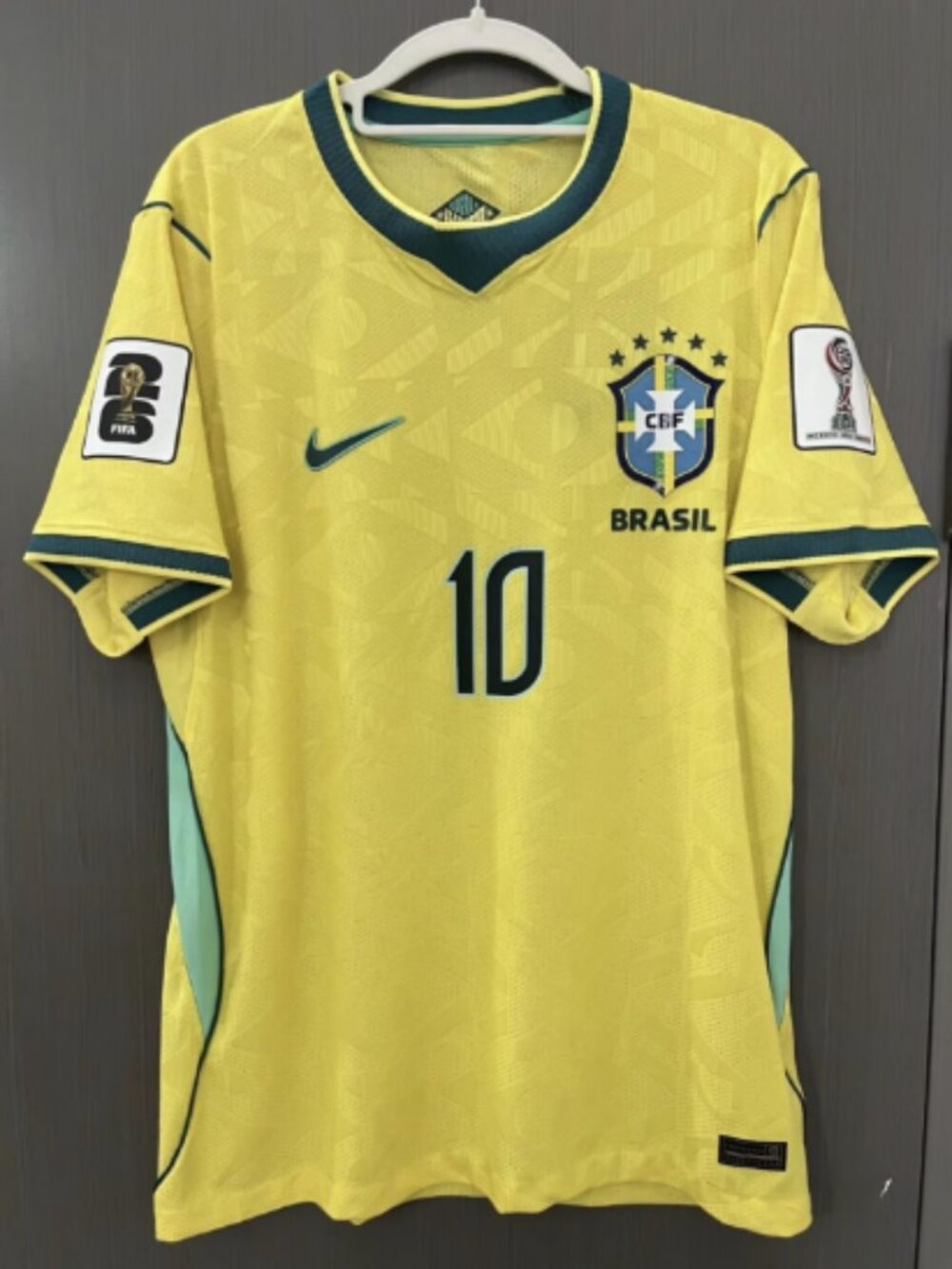 2026 World Cup Season #10 Yellow Soccer Jersey Size M Like New